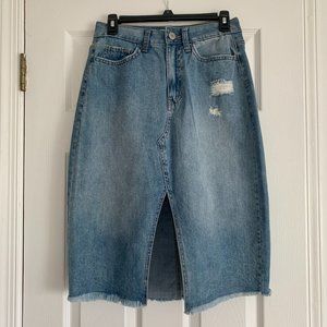 NWOT Denim Knee Length Skirt. Front Slit. Distressed Pocket. US 7